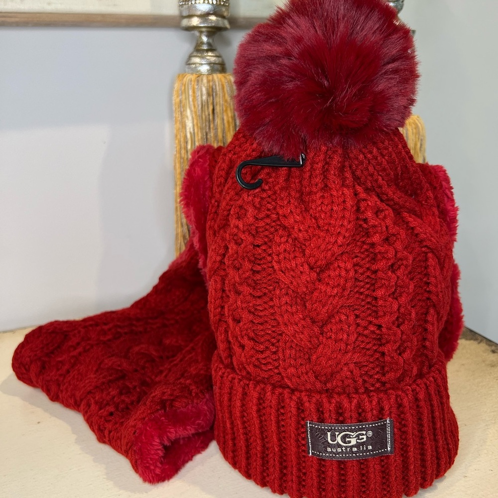 COPY - UGG Red Hat & Infinity Scarf Set